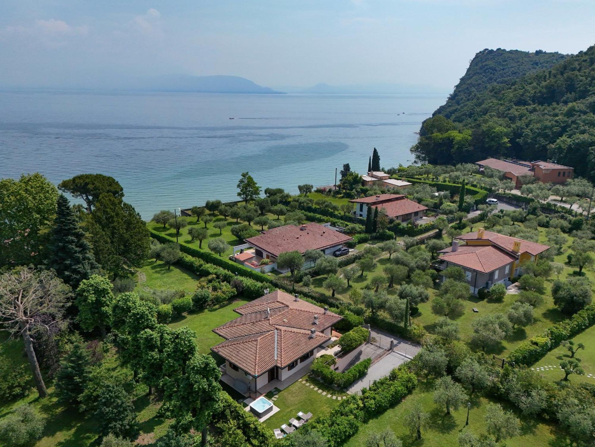 Villa Giulia Манерба-дель-Гарда Екстер'єр фото