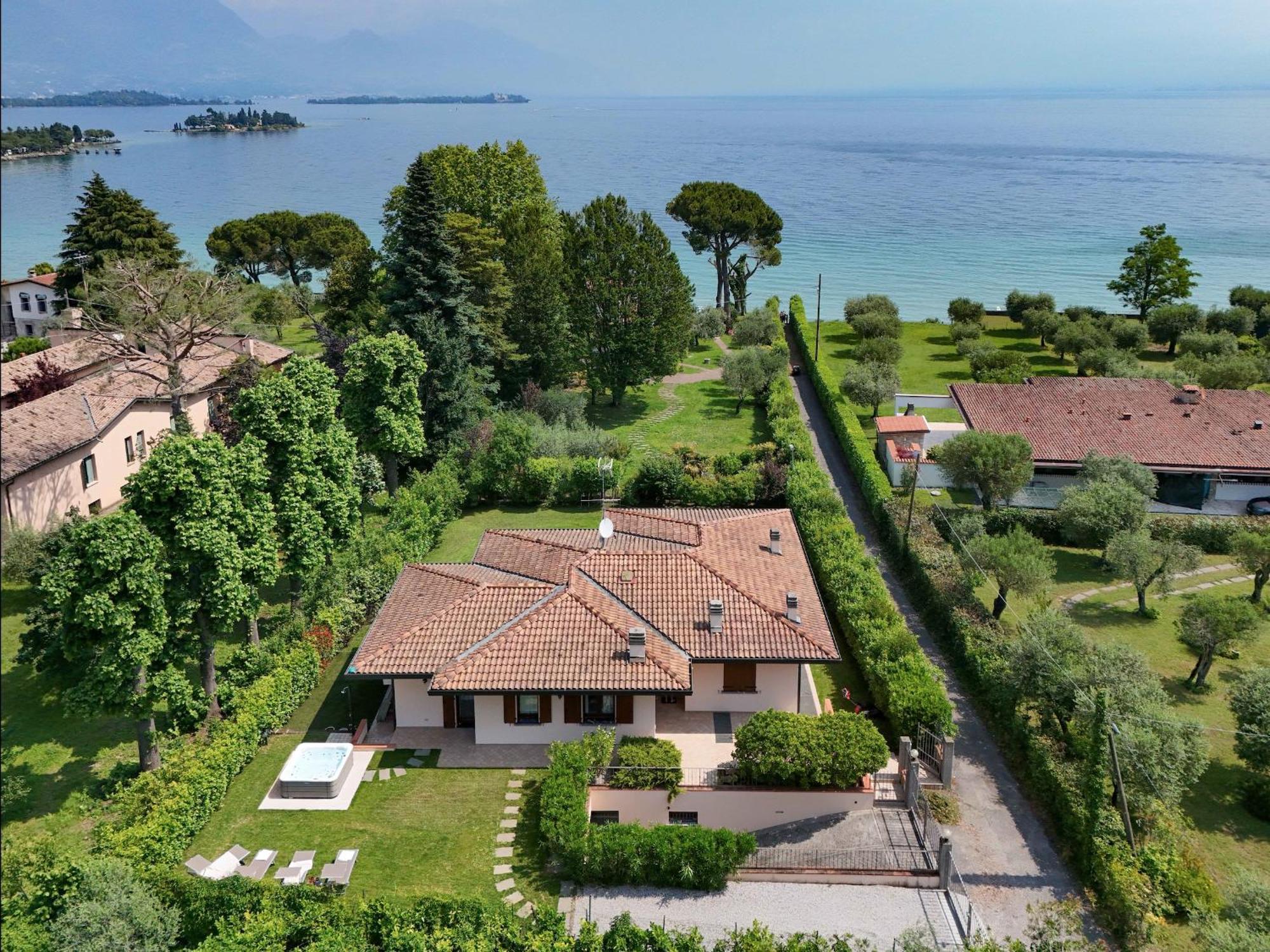 Villa Giulia Манерба-дель-Гарда Екстер'єр фото